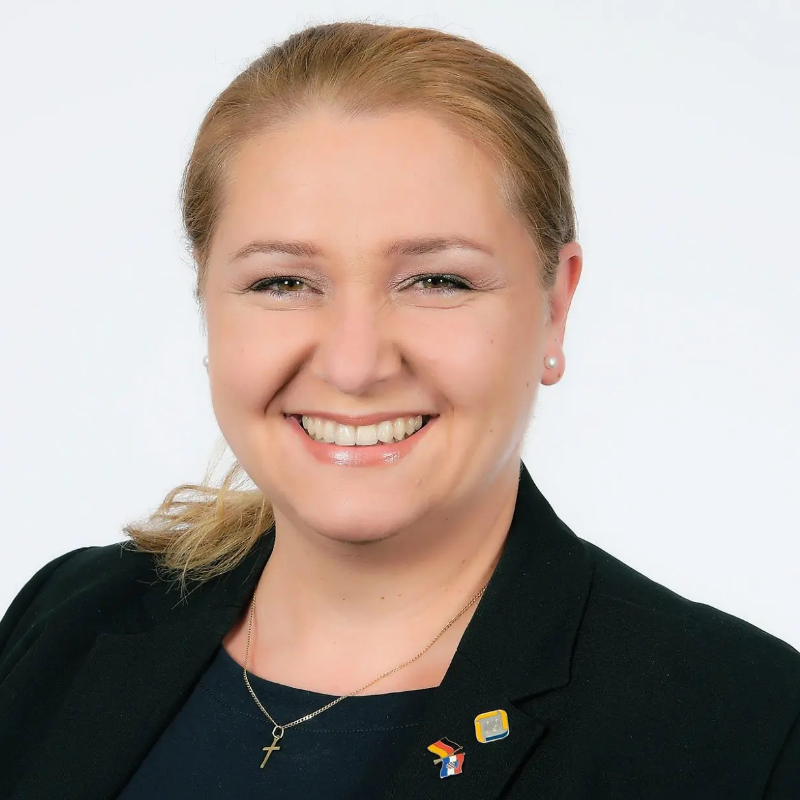  Anita Akmada